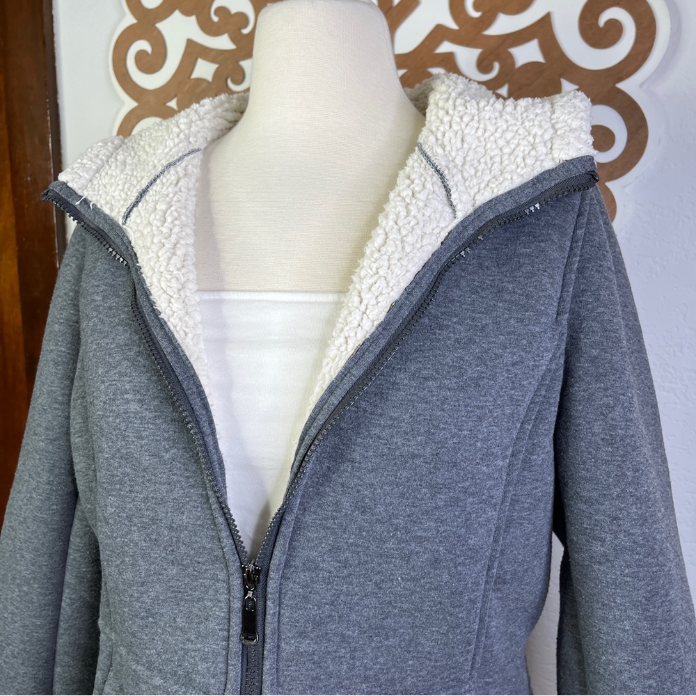 Weatherproof woman’s jacket
